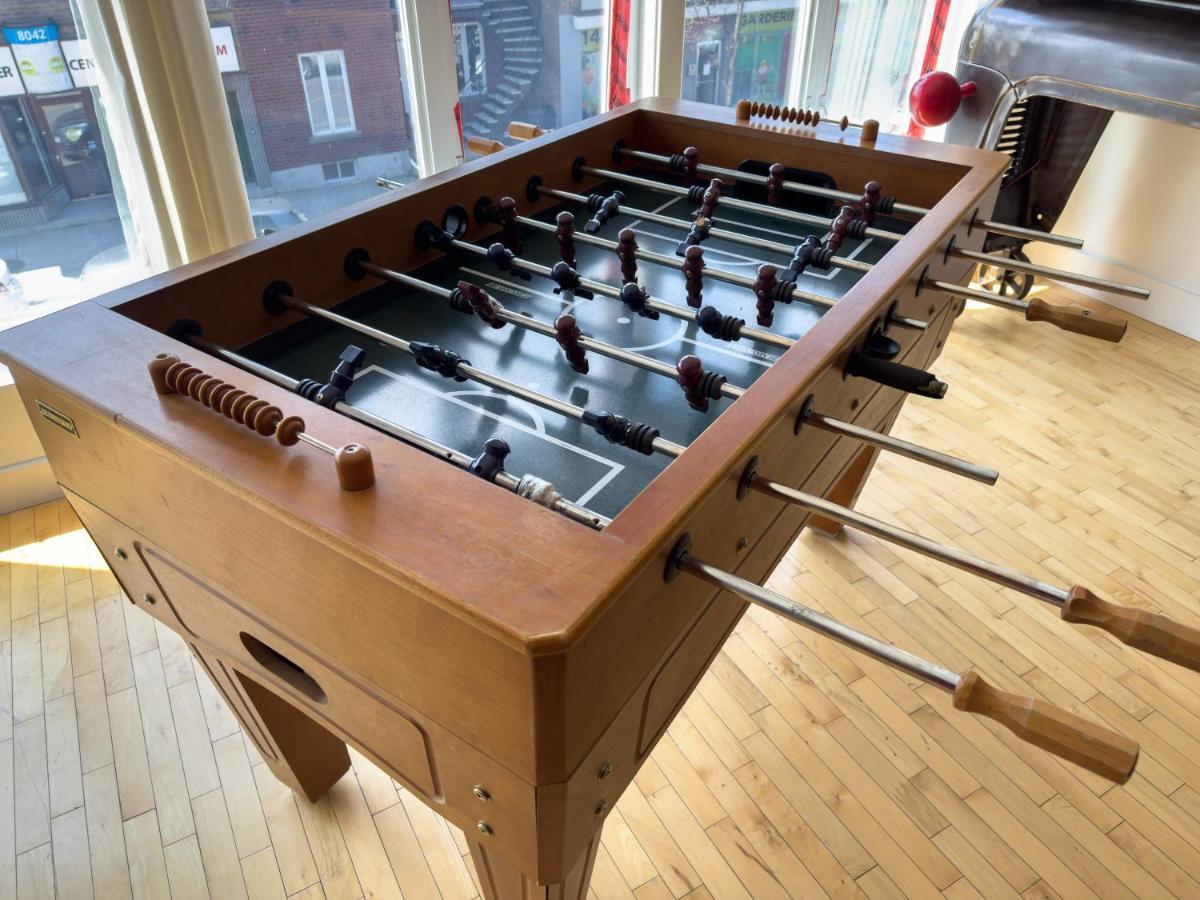 Appartement Luxury 5-bed + Pool Table: 5 Min From Jarry Metro Montréal