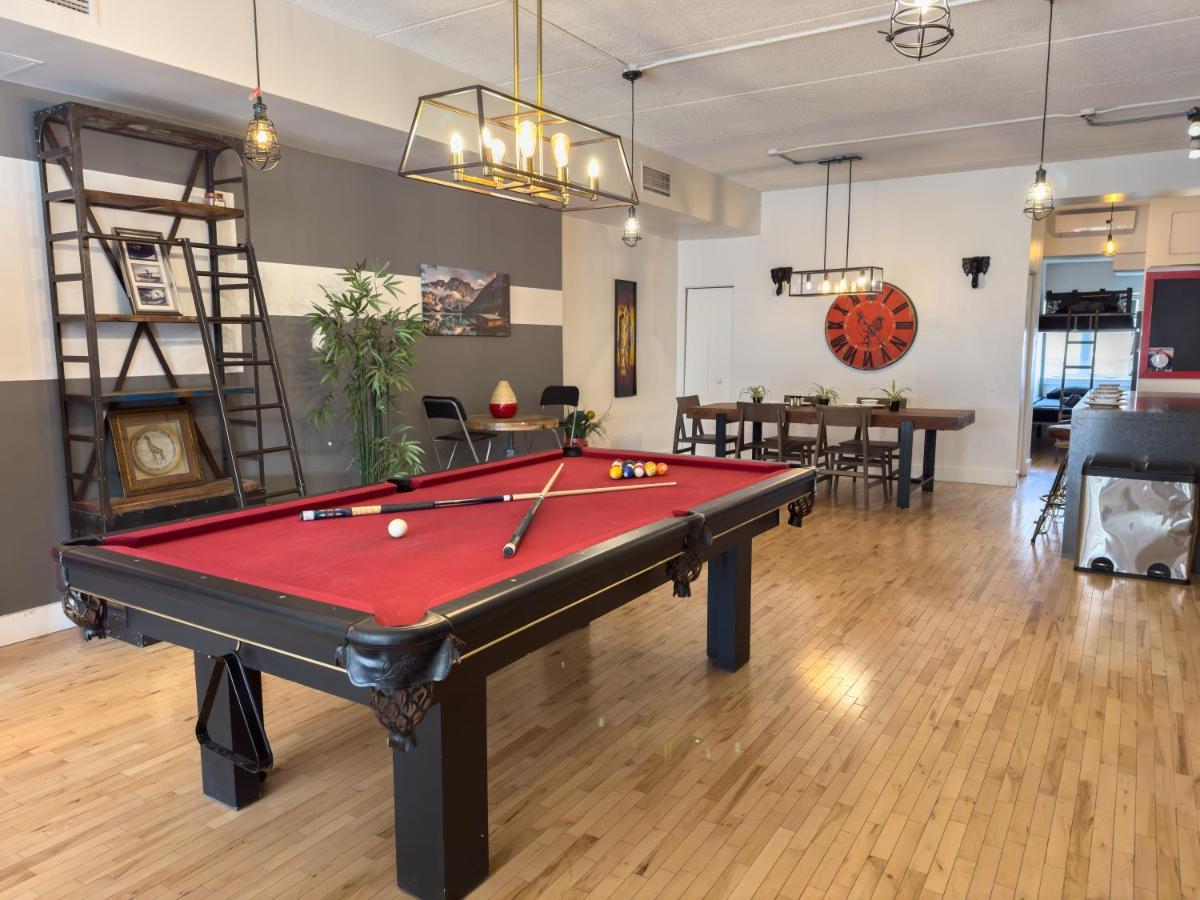 Luxury 5-bed + Pool Table: 5 Min From Jarry Metro Montréal